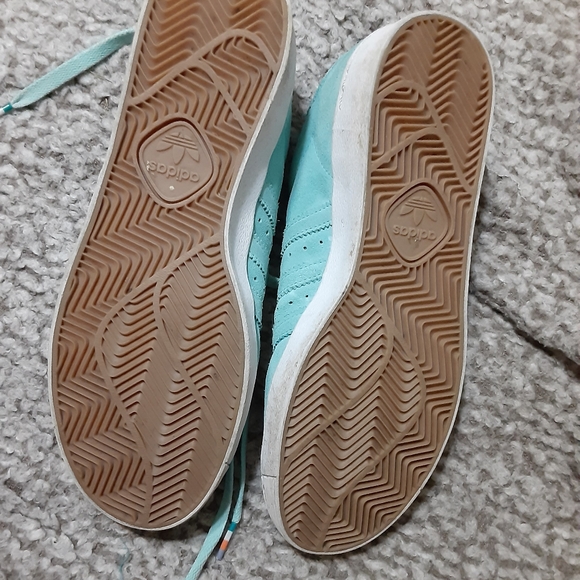 Suede Adidas skate shoes - Picture 3 of 3